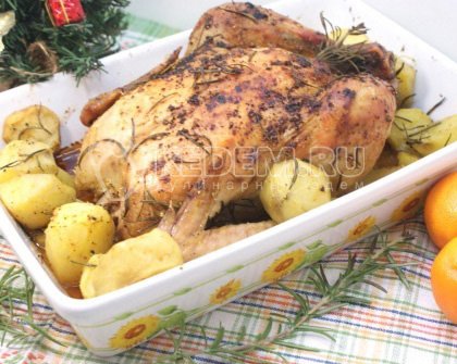 Курица с картофелем и розмарином