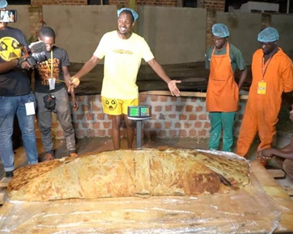 В Уганде приготовили самый большой в мире  Rolex