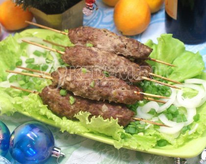 Мясо на шпажках
