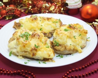 Куриная грудка «под шубой» в духовке