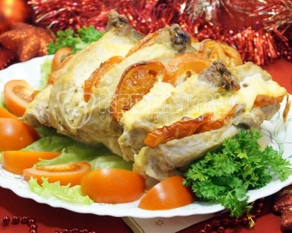 Мясо с помидорами и сыром «Новый год»