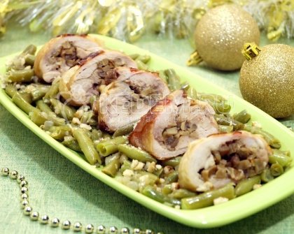 Фаршированные куриные бедра с грибами