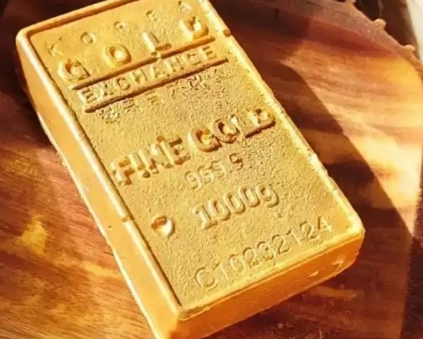 В Индии создали съедобный слиток золота 999,9 пробы